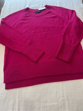 🔥🔥Banana Republic Magenta Crewneck Sweater